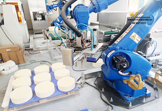 催化剂产品自动上下料机器人工作站及自动打磨工作站拍摄图